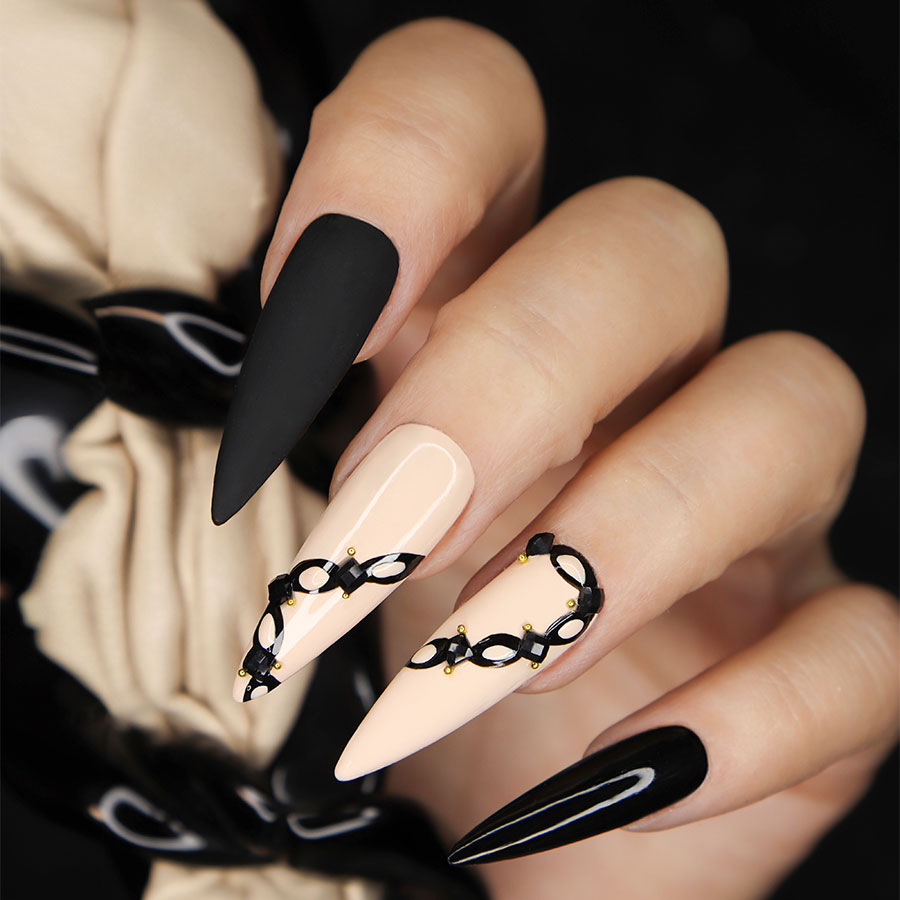 Chic Nails