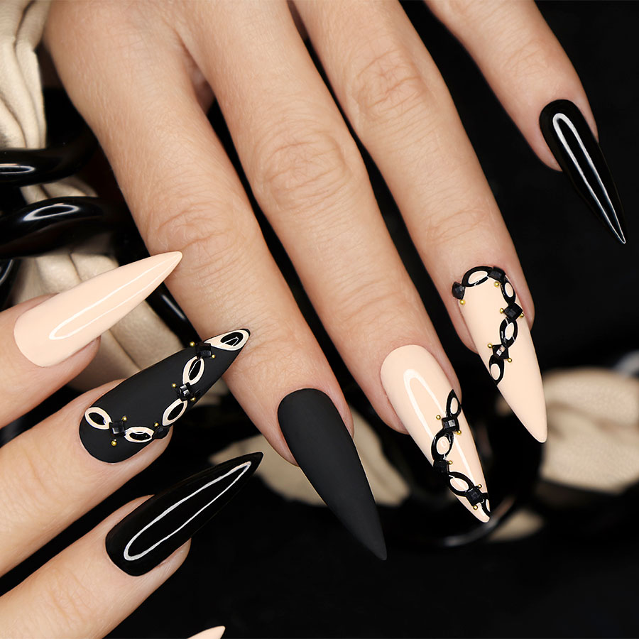 Chic Nails